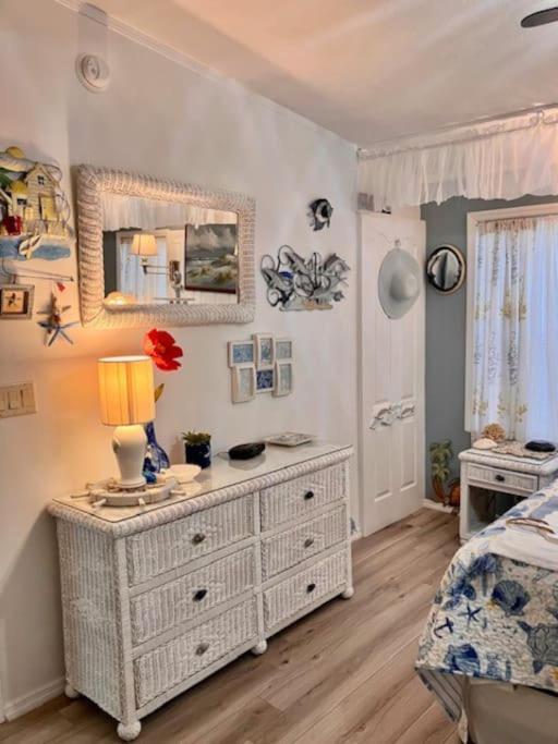 Coastal Imagination Oasis Hotel Дейвънпорт Екстериор снимка